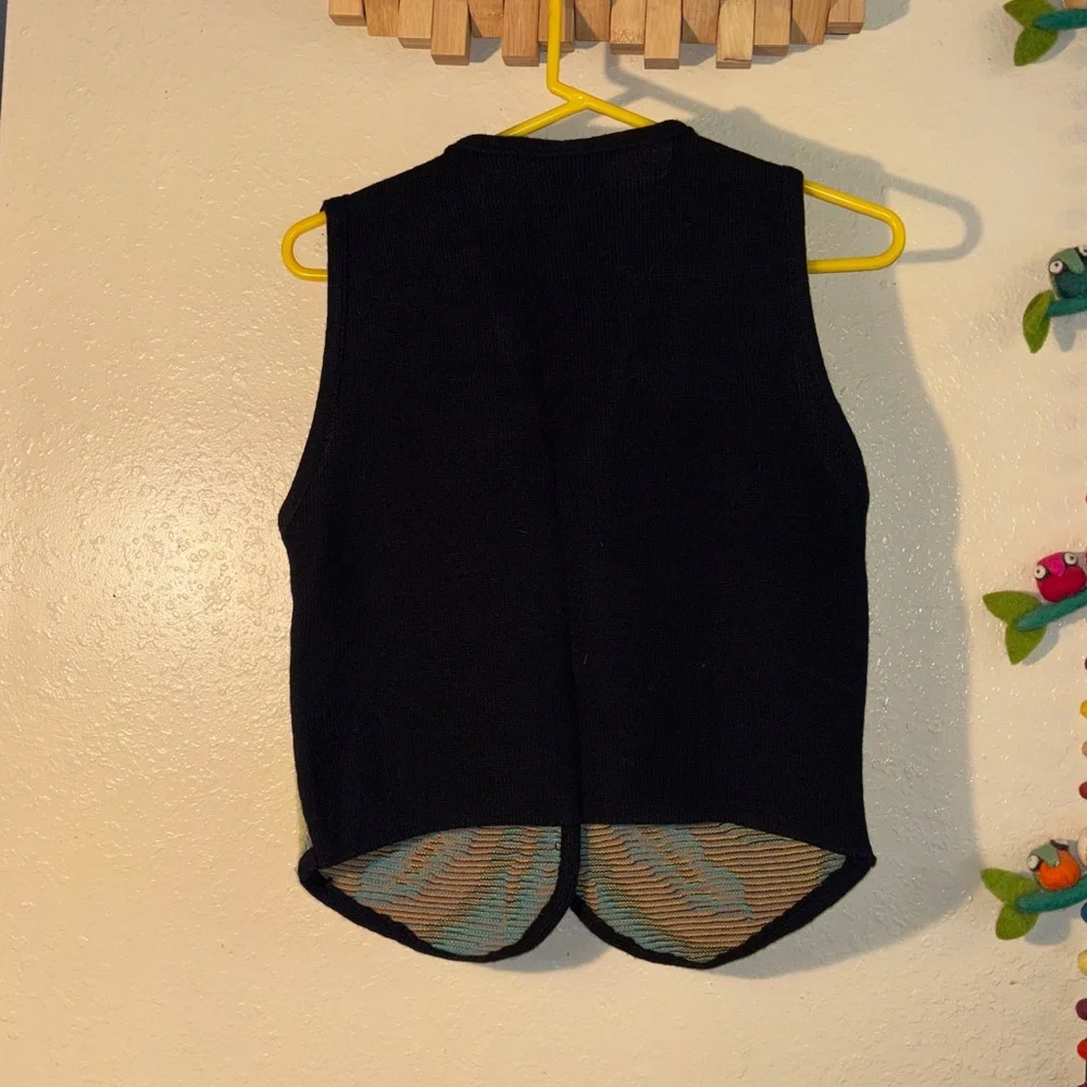 VINTAGE Fortune Knits Inc multicolor, unique pattern, brass button up knit V-n - Picture 7 of 8